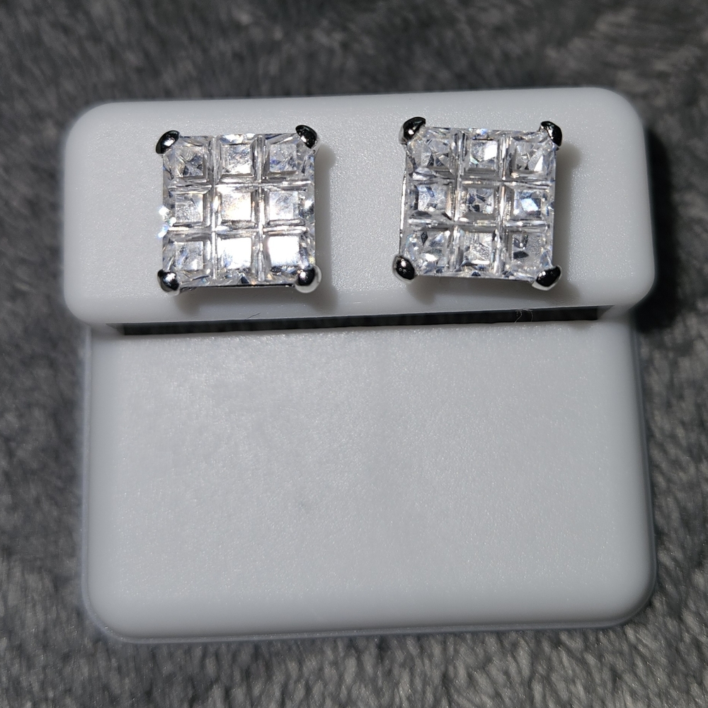 Elegant 925 Silver Push Back Stud Earrings Tripple A CZ